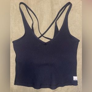 Vuori women’s M Rib Crop Tank- black